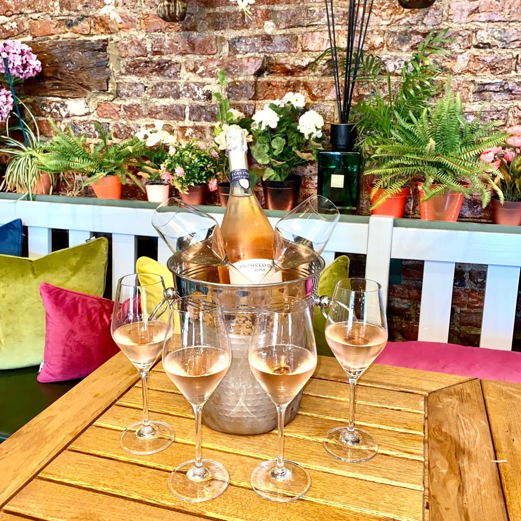 TheCuriousMrFox's tweet photo. Who would LOVE us to bring Bottomless Brunch to The Curious Mr Fox? 🥂
Tag your brunch partners below! 👀 https://t.co/Ryvb6En8fB