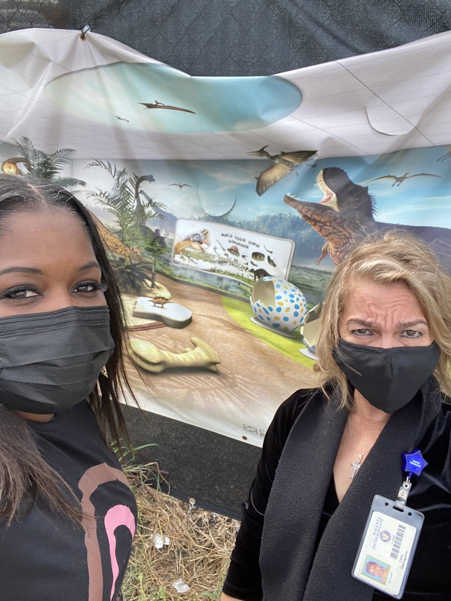 #Gameon! <a href="/AliefISD/">Alief ISD</a> #budewigbulldogs <a href="/heatherturner70/">Heather Turner</a>  #WeLoveOurCommunity