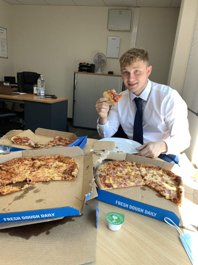 Lara Easton tweet media