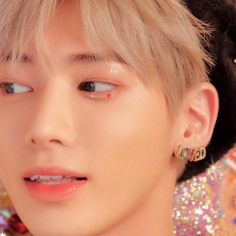btstyuns's tweet photo. TAEGYUISTS THE EARRINGS WHAT THE FUCK beomgyu is the lover &amp; taehyun is the loved https://t.co/oTexYLWycV