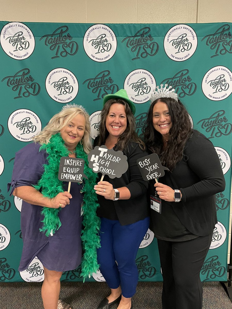 MrsHoustonCTE's tweet photo. New to the district training starting off with some fun! #ThisIsTaylorISD #TeachingTaylor https://t.co/14Y2gyEnxb