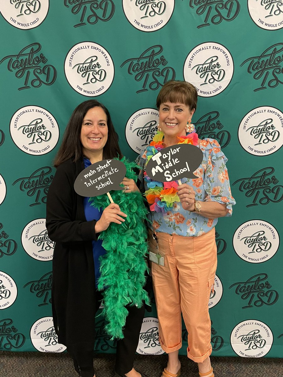 MrsHoustonCTE's tweet photo. New to the district training starting off with some fun! #ThisIsTaylorISD #TeachingTaylor https://t.co/14Y2gyEnxb
