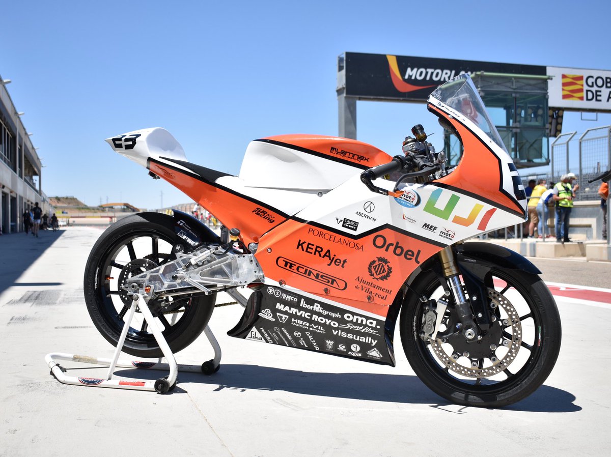 El equipo de estudiantes de la <a href="/UJIuniversitat/">Universitat Jaume I</a>, <a href="/ujie_team/">UJI Electric Racing Team⚡️</a> participó el pasado 15 de julio en la sexta edición de MotoStudent 2021 en la categoría MotoStudent Electric, desarrollando un prototipo de motocicleta con un sistema de propulsión 100 % eléctrico⚡️
#electric #student #gp