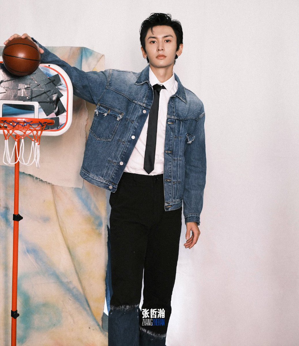 Some photos released by the photographer胡辛辣
#张哲瀚 #zhangzhehan
m.weibo.cn/1933460632/466…