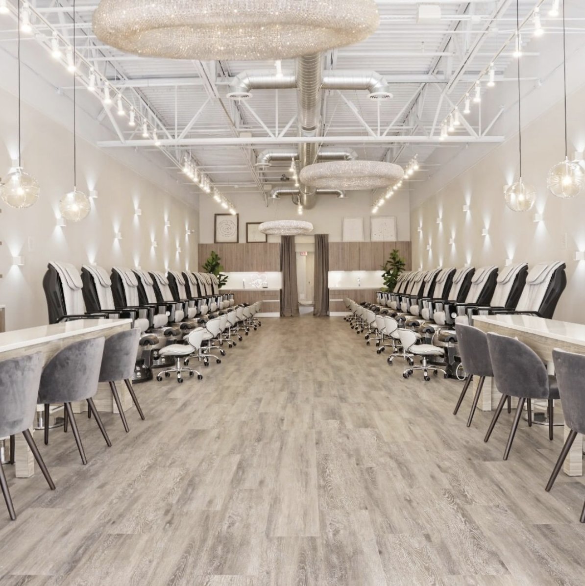 LbidAtlanta's tweet photo. LBID is very happy to partner with @sugarcoatbeauty in the interior design of all of the Sugarcoat Nail and hair salons. 
📸 by Sara Hanna @atlphotos ❤

#bestofatlanta #nailsofinstagram #nailartatlanta #johnscreek #peachtreecorners #madeingeorgia #bestatlantanails https://t.co/ipZdUZWU91
