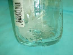 ¿Qué solución es esa llena de cristales* que suele estar en el quirófano de Neurocirugía?

*No son de Swarovski
