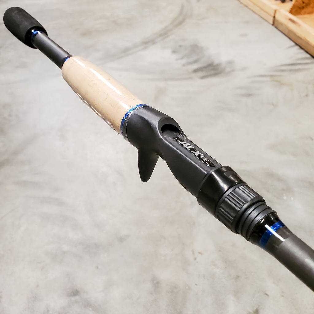 The combination of mid-range power and sensitivity makes the Deputy a jack of all trades. You can fish a spinnerbait in the morning and a texas rig in the afternoon.
#largemouthbass #bigbass #bassmaster #smallmouthbass #largemouth #fishinglures #fishingtournament #spinnerbait