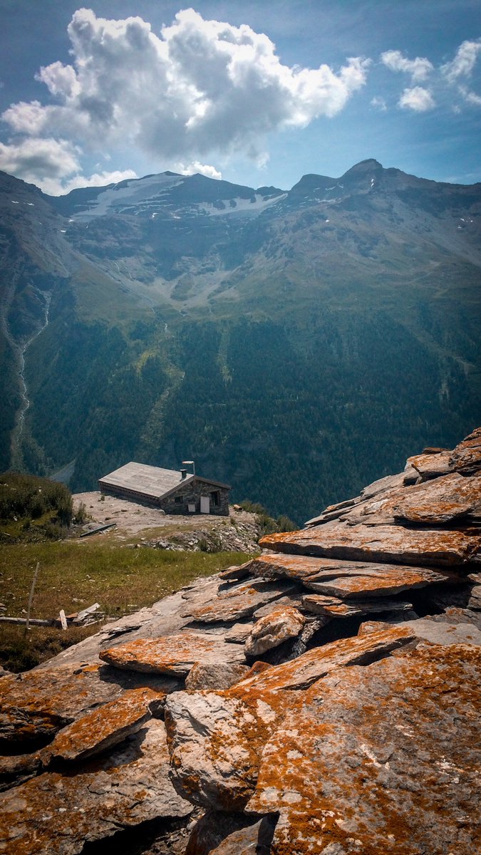 gabflrt's tweet image. #CLOUTNFT 
Who doesn't dream of living in a place as beautiful as this one, this NFT will make you travel every day!
bitclout.com/posts/7d1c295c…