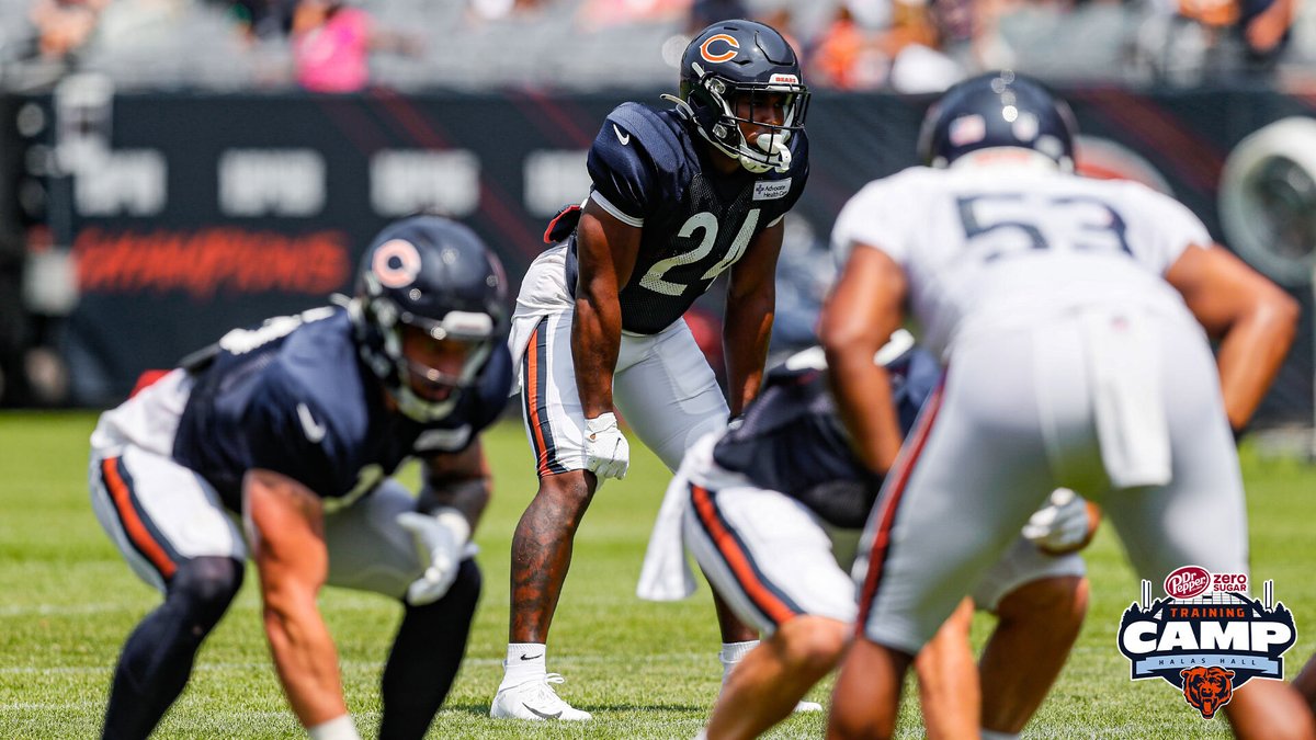 ChicagoBears's tweet photo. New kids on the block. 😎 https://t.co/H7NdNvh94c
