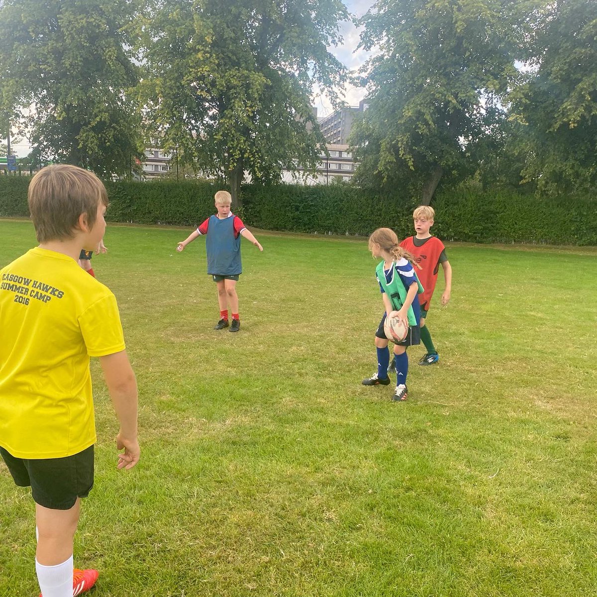 OnsidePerform's tweet photo. Day 3๏ธโฃ โ
The โ๏ธ was back with us today and we made the most of it
Lots of fun and games, these young players just donโt stop ๐๐
#GetOnside #onsiderugby #onsiderugbyperformance #rugbyunion #rugbyskills #rugbyskillsdevelopment #rugbypass #rugbytackle #rugbytraining #rugbycamp https://t.co/yDtnxYnMMI