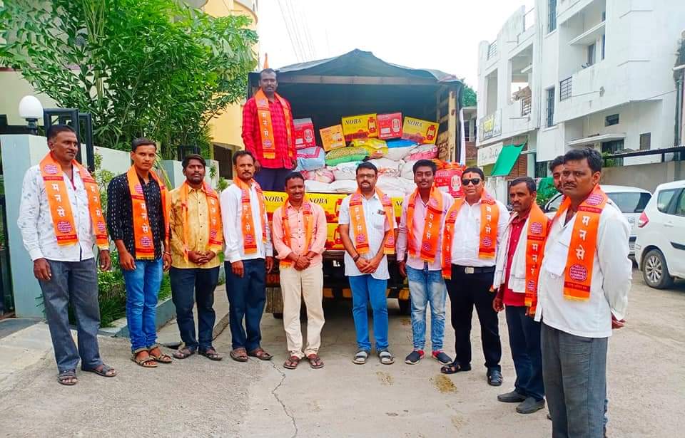 mnsreport9's tweet photo. पूर्णा शहर,परभणी मधून कोकणात मदत पाठवण्यात आली. https://t.co/NRPOzXQU7A