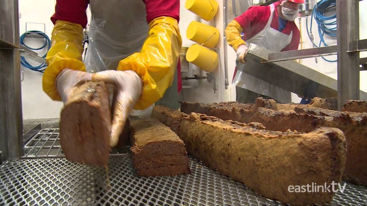 Delicious donair is made by our member <a href="/TonysMeats/">Tony's Meats</a>. See how in this great video from @nsbi and <a href="/eastlink/">Eastlink</a>

buff.ly/3Cezc6A

#cmenovascotia #nsmanufacturing #manufacturing #food #donair #novascotia #ns #manufacturingexcellence