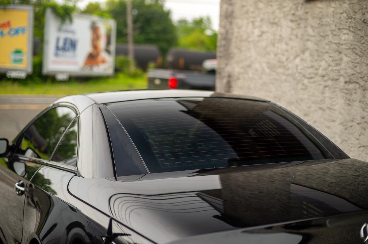 RoyalCustomsLLC's tweet photo. Mercedes SL550 tint removal &amp; tinted with 5% Llumar Film all around, ready to go!

#RoyalCustoms #RoyalTreatment #WindowTint #WindowTinting #TintSpecialist #WindowTintSpecialist #Llumar #llumarfilms #llumartint #mercedes #sl550 #mercedessl550 #philadelphia #philly #phillycars https://t.co/BY3K4K4Dy3