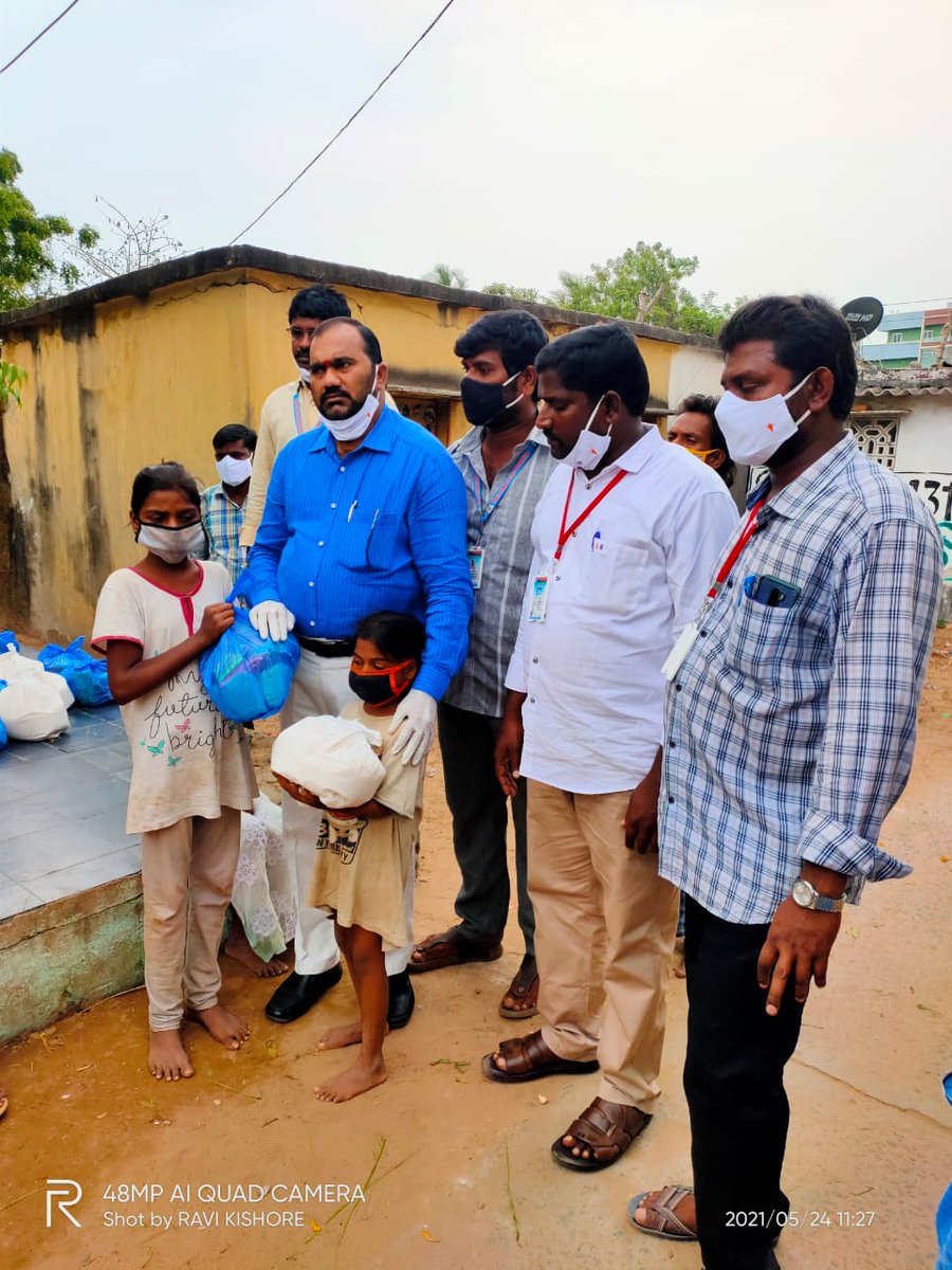 whraglobal's tweet photo. Provisions and dress distribution program in kattakinda colony , Muthukur , Nellore District https://t.co/XAbtJHD3tv