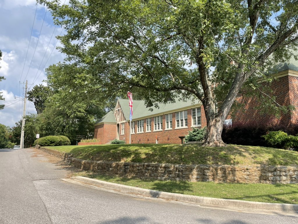 tbwray's tweet image. Madison County Elementary is a hidden gem! This sweet school has such rich history, but Mrs. Mason and her staff are focused on the future! With robotics, a STEAM lab, and a technology arts elective, these students will be well prepared! #ReadySetForwardMCSS