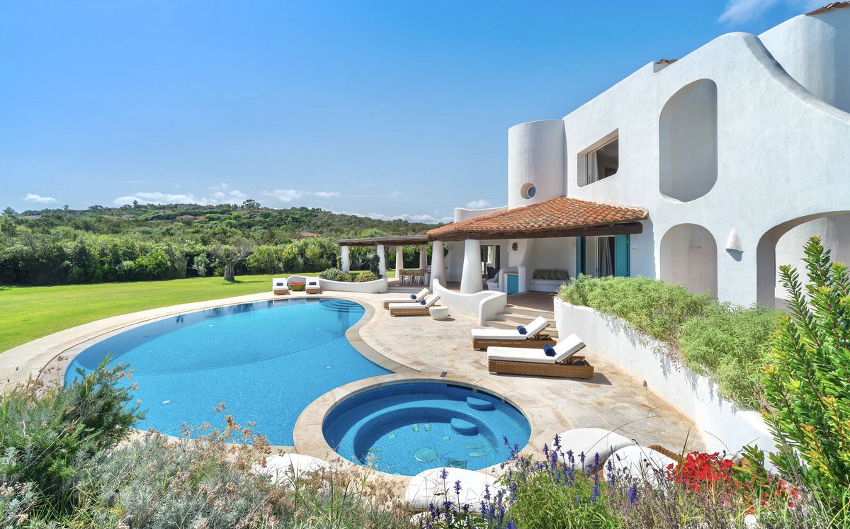 Exquisite design and blissful tranquillity in a true Mediterranean style. Perfectly set amidst lush gardens, our five Three-Bedroom Villas offer the ideal option for shared holidays with family and friends.