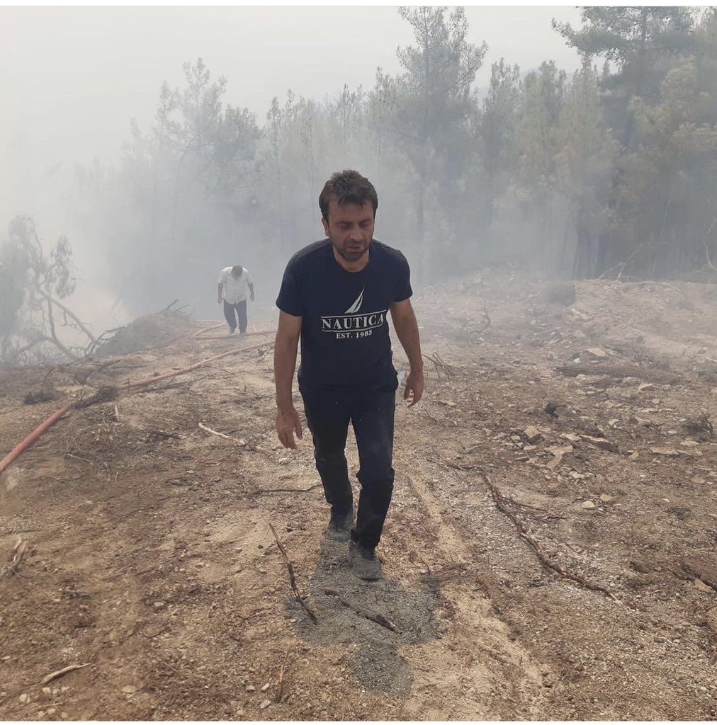ismetsenekci's tweet photo. Buda Geçecek İnşallah,
Koca Yürekli Adam…

Bu Millet Seni Seviyorsa Sebebi,
Senin Koca Yüreğin,
Senin Samimiyetin.
@avmustafakose https://t.co/TtcPKgVhod
