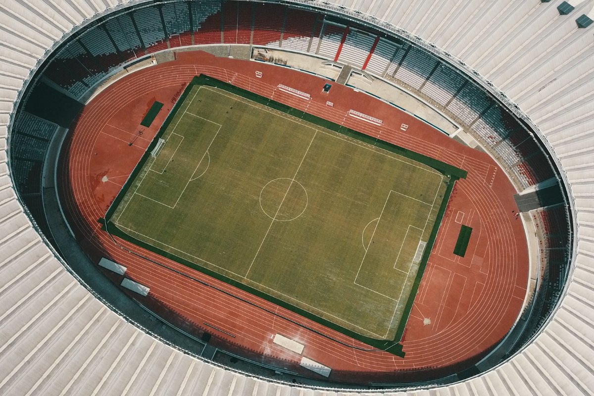 No hace mucho hemos podido conocer que <a href="/LaLiga/">LALIGA</a> ⚽️ prepara un #planantidrones para la próxima temporada. Al parecer, en los últimos tiempos han sucedido incidentes que han llevado a tomar serias decisiones sobre el tema. ¡Volar un dron o #UAS ✈️ no es un juego!