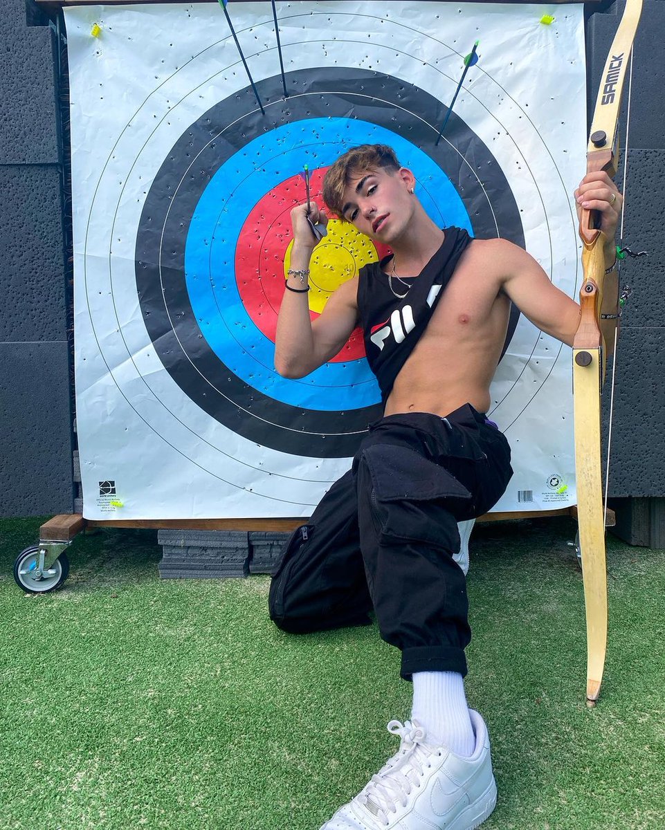 Alexdreamings_'s tweet photo. 📲| Via Instagram Feed @alextopdancer
" Marcado pela flecha do cupido 🏹 "
.
.
.
#NowUnited
#Alextopdancer https://t.co/3fQIIHCwSW