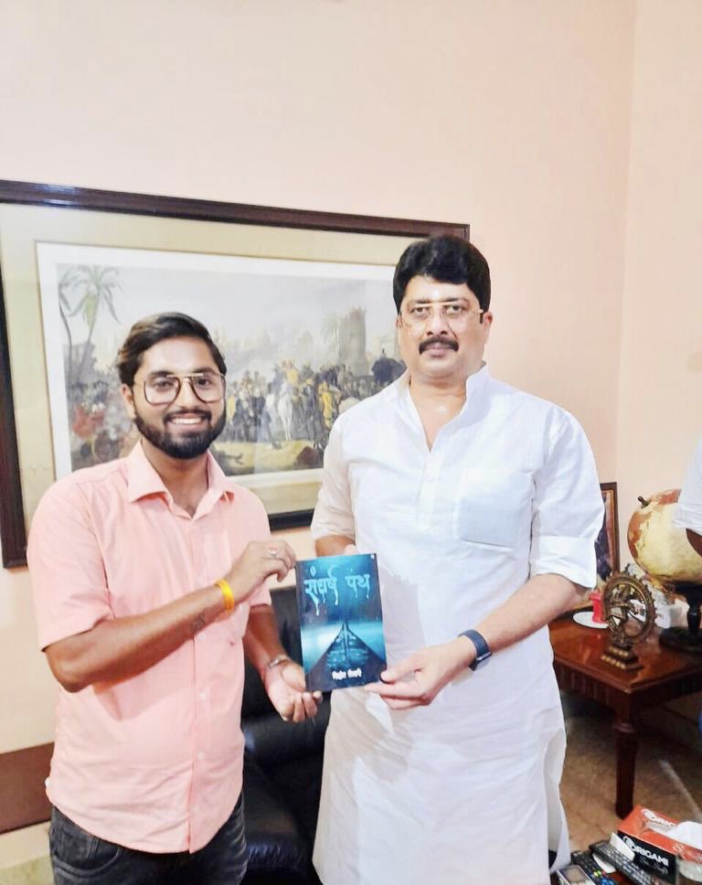 skofficial6000's tweet photo. मा० राजा भइया जी के साथ कुछ मुलाकात के वक्त की तस्वीरें https://t.co/fJFUMzhfKZ
