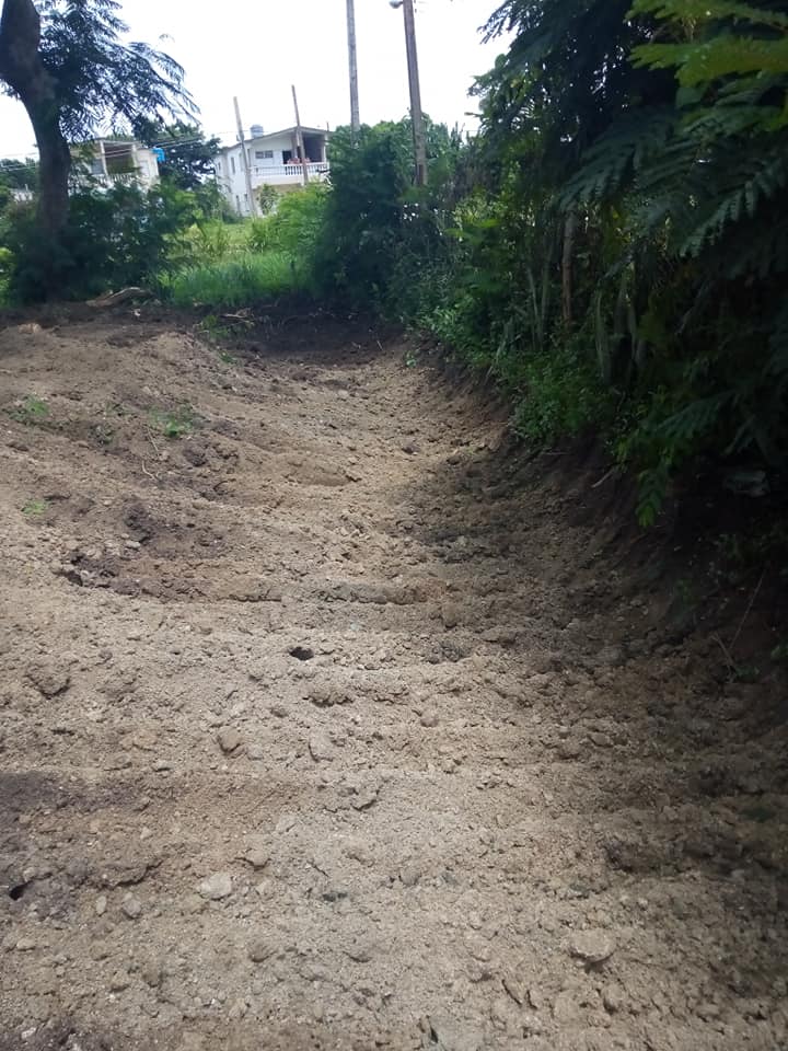 Las UEB de Saneamiento y Camagüey realizan trabajos en el reparto Julio A. mella dando solución al drenaje pluvial que por el paso del tiempo ha provocado inundaciones en la zona. #AguaySaneamiento #SomosContinuidad