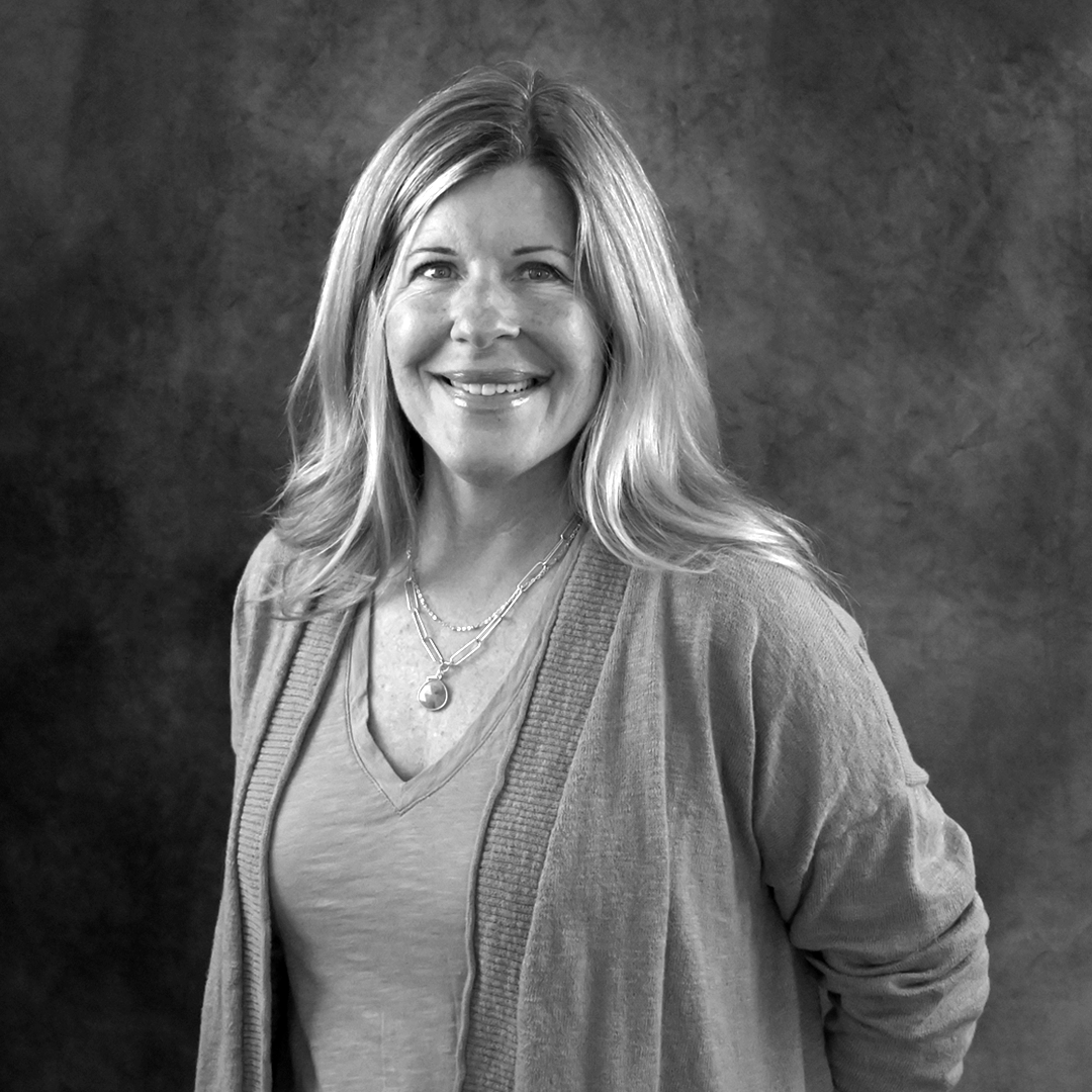 parkerwhite's tweet photo. Meet Kym, our amazing Accounting Manager! Kym has been part of our team for 17 years and makes sure our AP &amp; AR line up month after month. She is a bright ray of sunshine and loves working alongside people who she would be friends with outside of work. 

#EmployeeSpotlight https://t.co/TbfkVydSdw