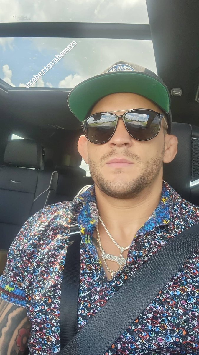 EyewearTy's tweet photo. What a #Diamond💎🙌
@ufc superstar @DustinPoirier can clearly #Hackett in @HackettLondon eyewear🦾😎
#dustinpoirier #UFC #MMA #HackettEyewear #HackettLondon #HackettBespoke #MixedMartialArts #Octagon #CageFigher #Eyewear @MondotticaGroup @UFCEurope https://t.co/WnTpcHpwnK