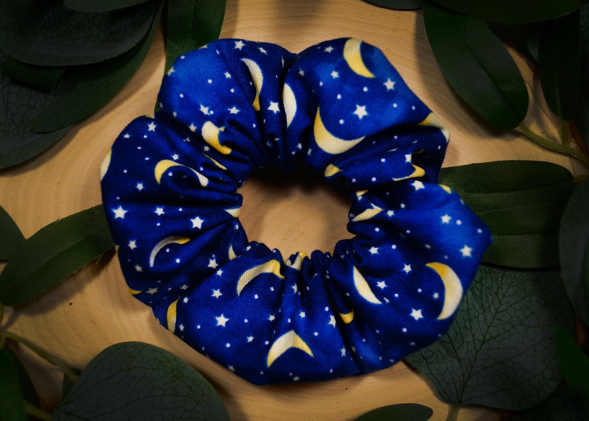 crypticscrunch's tweet photo. My favorite nighttime scrunchie ✨ https://t.co/v3y8GGyA5v