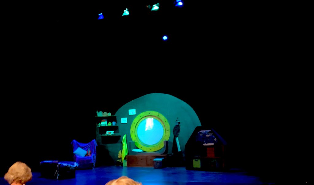First trip to the theatre since Covid and first trip to the theatre ever for my 3-year old nephews!! What a joyous afternoon <a href="/YvonneArnaud/">Yvonne Arnaud Theatre</a> #TheSnailandtheWhale. Well done <a href="/TallStoriesLive/">Tall Stories</a>