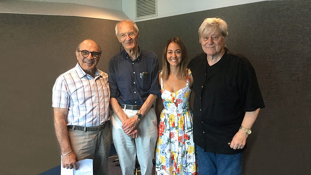 airedelstudios's tweet photo. 'Michael Frayn’s Magic Mobile', recorded in Studio 2 with director Martin Jarvis, will air on @BBCRadio4 weekly from 15th August
Cast includes David Suchet, Susannah Fielding, Joanna Lumley, Alfred Molina, Adam Godley, Jared Harris & Roger Allam
Listen > https://t.co/sdZjaIRfIa https://t.co/BBJDY12rTL