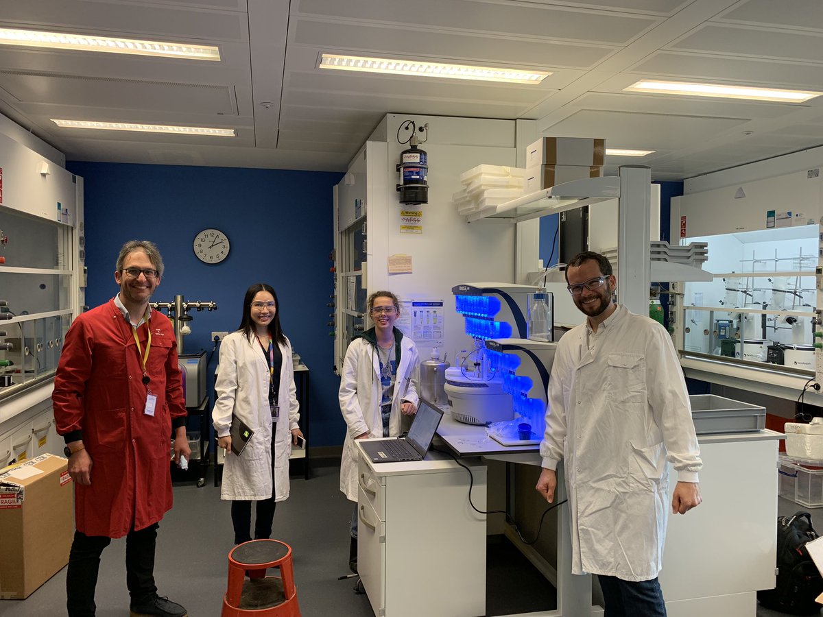 BrunelloNard's tweet photo. Very enthusiastic group at the Crick playing with the new baby 😀#Peptides #Polyprolines #Supremolecular @CharlieMcTernan @TheCrick @EurPepSoc @CEMcorporation @SupraMolChem https://t.co/a4RY5eFSvv