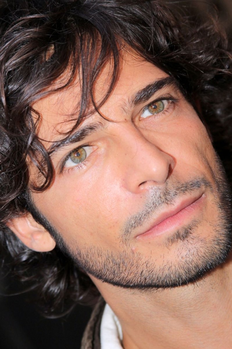 Lucyluciana94's tweet image. #BelliEBravi 

 Un po&apos; come il primo amore

 che non si scorda mai, 

 anche la prima chance 

 non la scordi mai

   Marco Bocci  🎥🎂

 #buonaserata 🍷