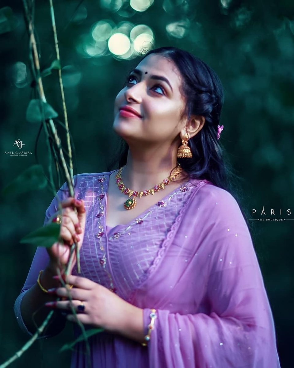 modesonely's tweet photo. Elegant #AnuSithra 📸💜 https://t.co/4KF6XrMe3t