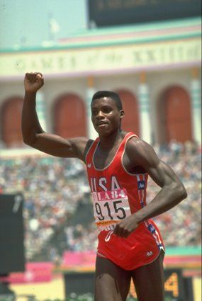 Today in Sports History: 1984 - US sprinter Carl Lewis wins his first gold medal in the 100 meters in the '84 games in Los Angeles. Lewis records a time of 9.9.
@SportsHistoryHQ 
@jeremy_mcfarlin 
@PigskinDispatch 
@TrulytheGOATs 
@CFLAmerica 
#SummerOlympics