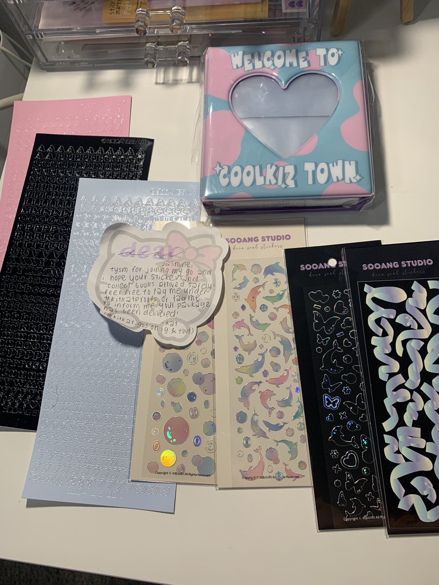 jinniewrld3's tweet photo. Tysm for the go, my items have arrived!! :D #kitkatproofs @kitkat_GOS https://t.co/M06UdAkSNB