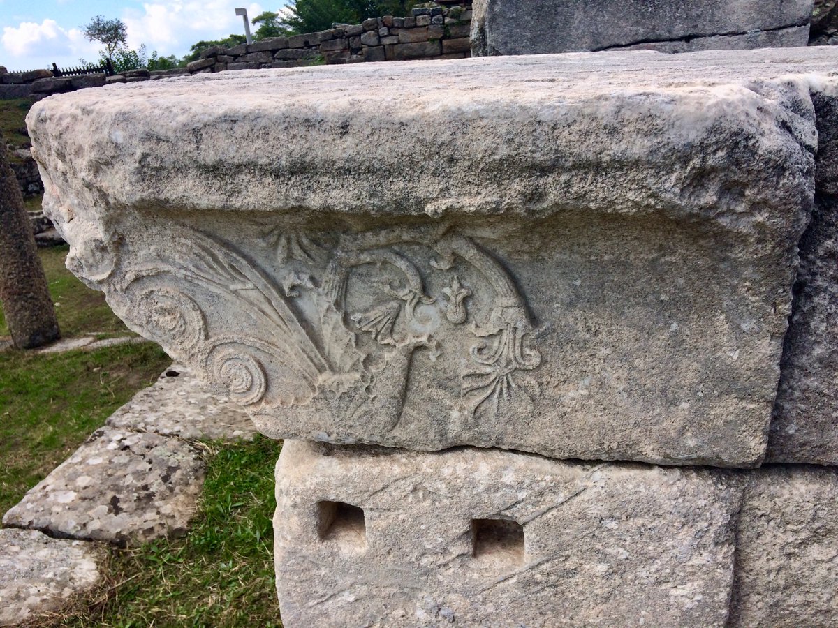 XtalJJ's tweet photo. Architectural detail at the Sanctuary of Zeus Labraunda, Karia...
#ancientanatolia #ancientgreece #roman #turkey #classicalstudies #archaeology #ancienthistory #labraunda https://t.co/NI088Dj8bj