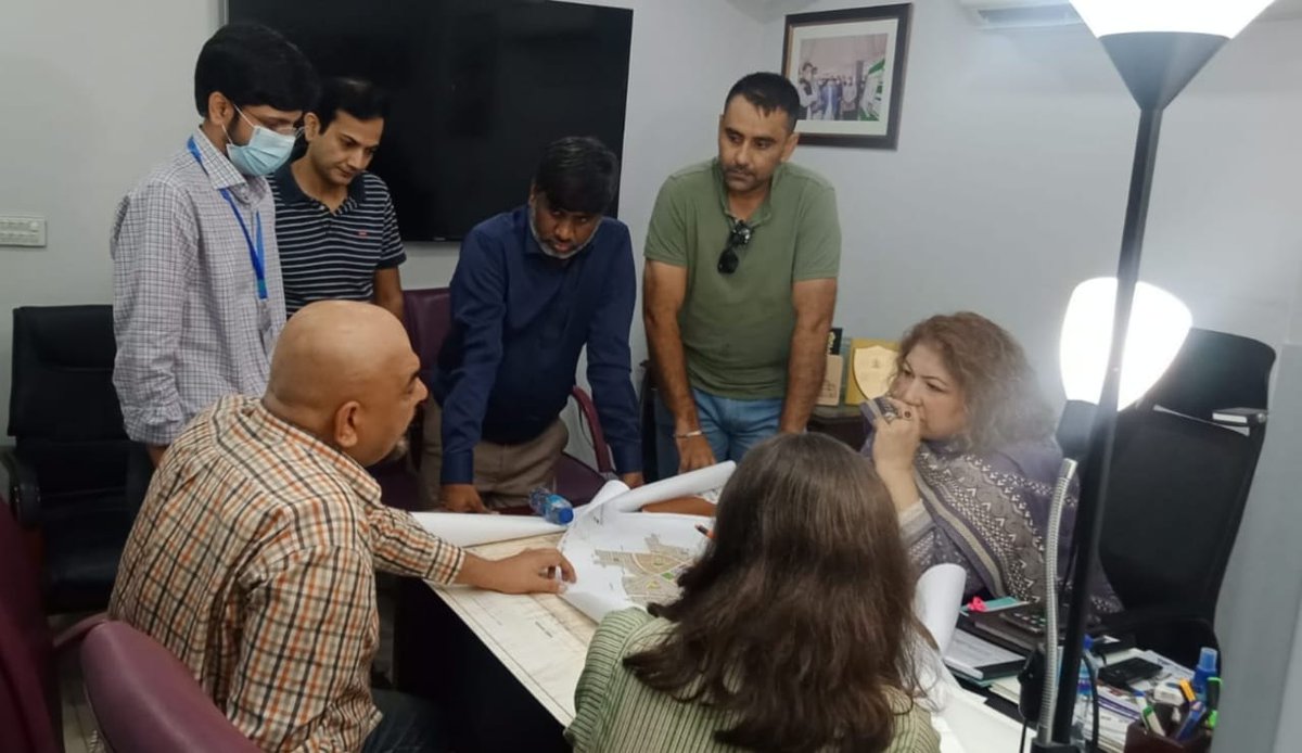 ShahzamanAlam's tweet photo. With MPA Sadia Sohail ,D Director #LDA Riaz ,DD law Irum #ISCW & LDA to plant ONE HUNDRED THOUSAND TREES in 5 minutes on #14thaugust LDA avenue near #shaukatkhanum hospital #johartown #Lahore .Everyone is invited and bring a tree stem along and be a part of this historic moment https://t.co/DS8uLQGqsV