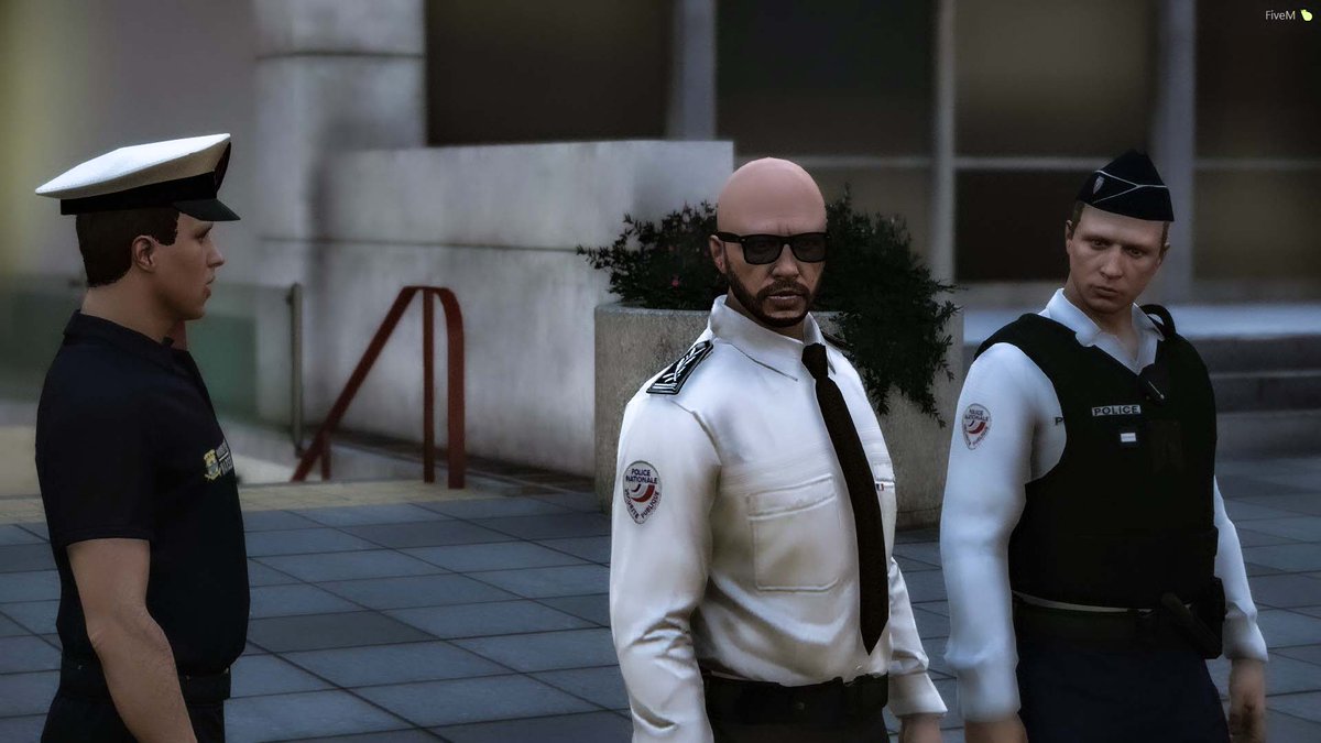 Commission de sécurité ce matin pour préparer la session #OpenPublic de demain. 
2⃣0⃣ Policiers et Pompiers seront à nouveau mobilisés pour sécuriser la ville.