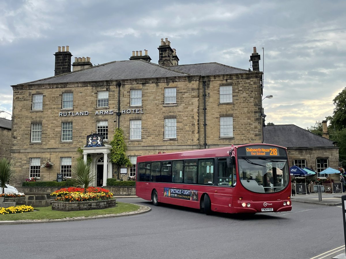 darloscott's tweet photo. Onwards to Sheffield with @TmTravel4 route 218, formerly branded as #PeakLine but now just operated with plain livery buses. Once a goldmine and now feeling rather unloved… crying out for investment! Still well loaded for a 1733 weekday departure but this used to fill a DD 🤷♂️ https://t.co/1UqFcwCrNU