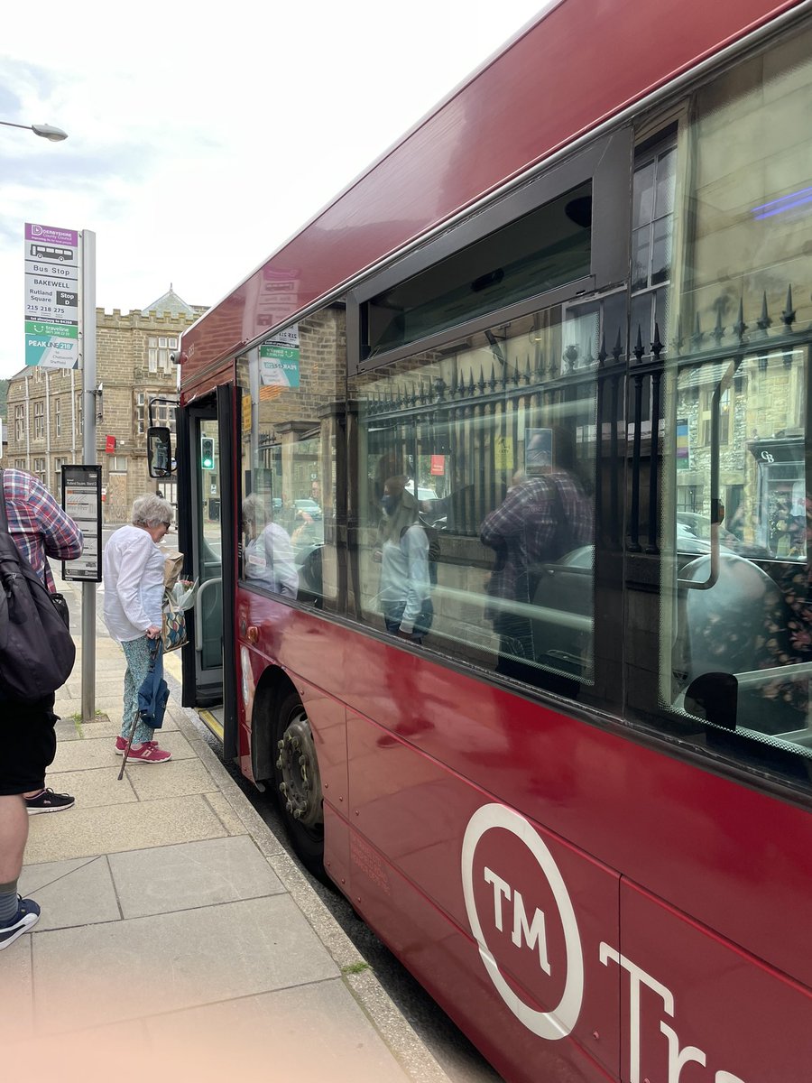 darloscott's tweet photo. Onwards to Sheffield with @TmTravel4 route 218, formerly branded as #PeakLine but now just operated with plain livery buses. Once a goldmine and now feeling rather unloved… crying out for investment! Still well loaded for a 1733 weekday departure but this used to fill a DD 🤷♂️ https://t.co/1UqFcwCrNU