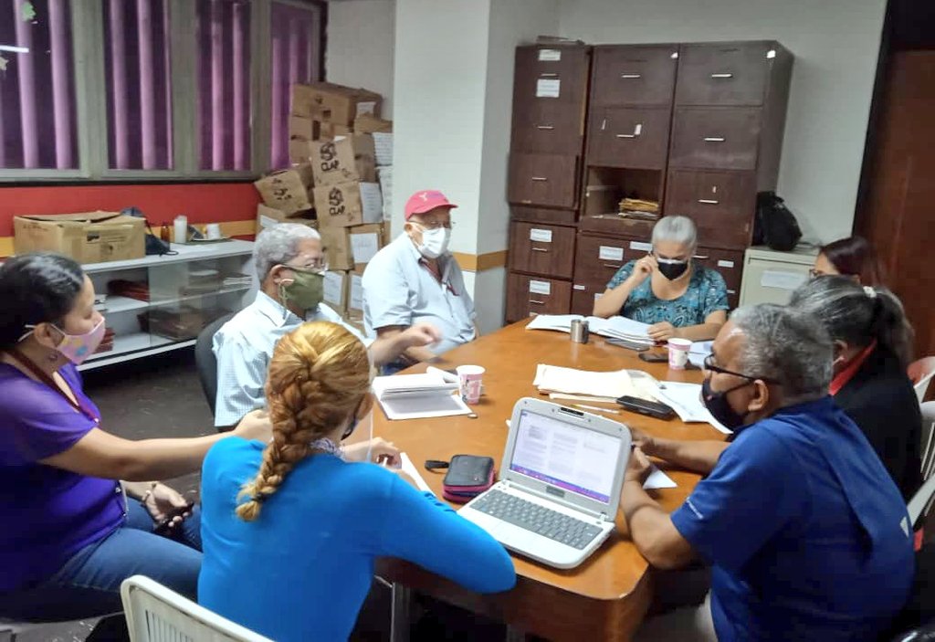 #Gestión este #4agosto se realiza reunión de evaluación entre el Equipo del Rectorado, Secretaria y el Vicerrectorado Académico sobre el diseño curricular de los PNF,  ajustes de las unidades de crédito y definición de la ruta de grado  "Aquiles Nazoa" 2021

#LaClaveEsVacunarse