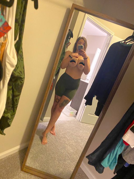 They say if you fall in love with the eyes, you&rsquo;ll be in love forever &hearts; Retweet when you see it ✨ https://t