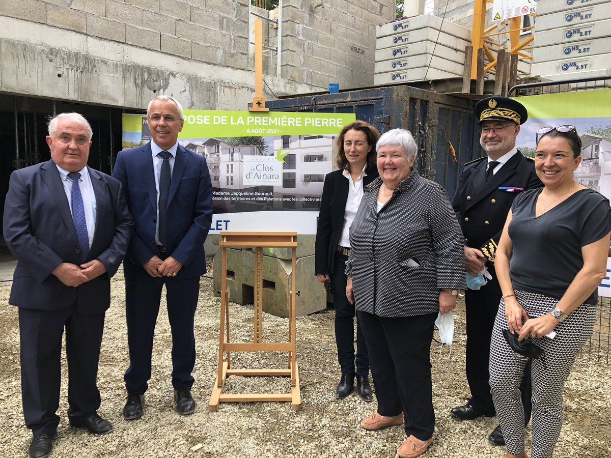 CLAUDE OLIVE tweet media