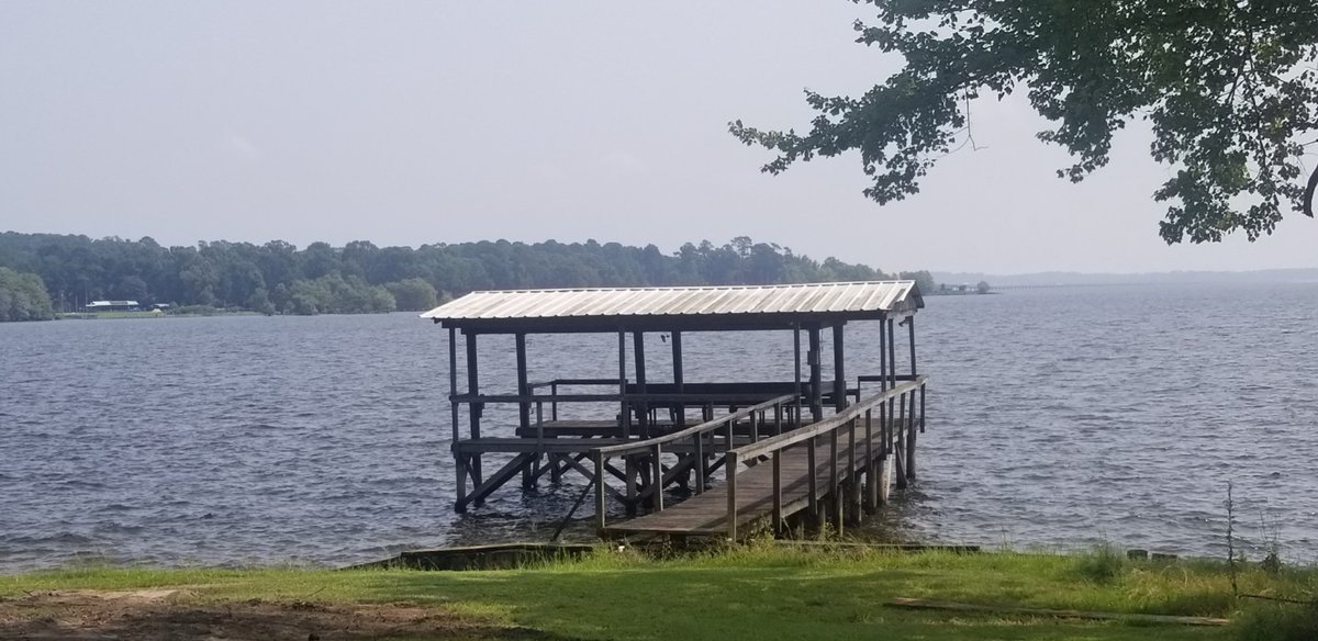 440post's tweet image. Sitting out on my east Texas lake property, with the Pendleton Bridge off in the distance.. According to local newscasters, the haze is from the northern California wild fires..