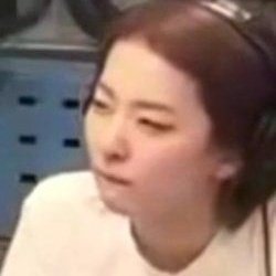 seulgiigom's tweet photo. Karena mbak udah capek dan sepertinya uyon udah mengantuk sekian kado yang ga jelas seperti biasa buat uyon yang tambah TUA hari ini. Tahun depan mbak balik lagi (klo inget) BHAY ADEK MMAMBU, ELEPYUU 😙❤️❤️ https://t.co/KxURyQCk2A