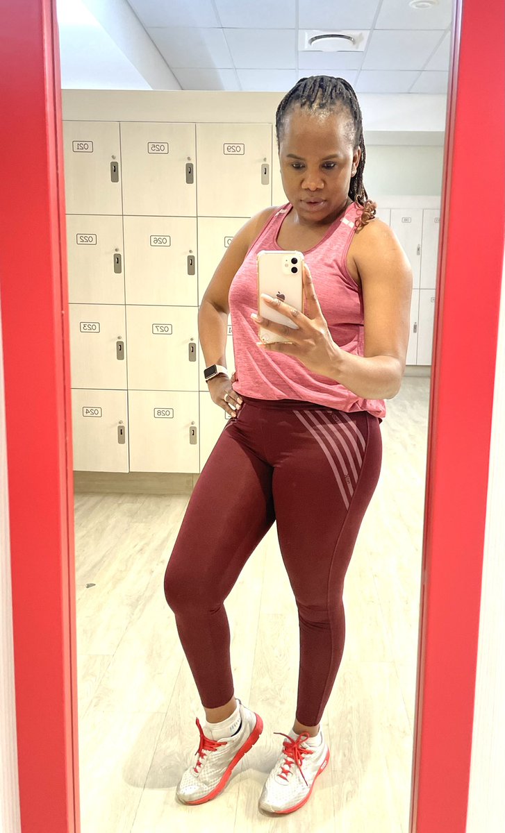 MrsDeeMakhosi's tweet photo. Rent paid #ShapeClass
#TrainingwithTumiSole
#RunningWithTumiSole
#FetchYourBody2021 https://t.co/u1TlDVdBMg