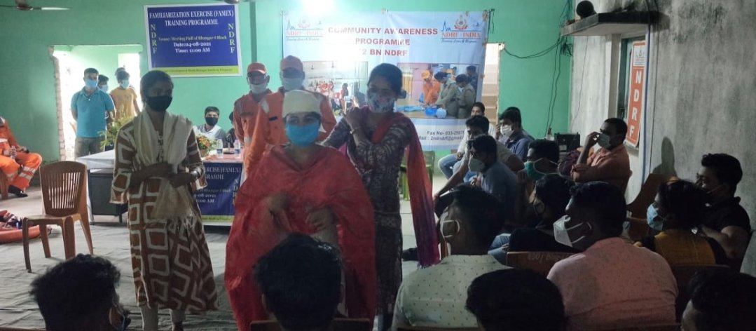 02ndrf's tweet image. #CommunityAwarenessProgramme is conducted during FAMEX,at BDO Office, Bhangore1 Block,  S/ 24 Pargana
 🔶Topic covered 🔶
🎯Control Bleeding
🎯Soft tissue injury
🎯Snake bite
🎯Thunderstorm
🎯Water Emergencies
🎯CPR/FBAO  
🎯 Emergency stretcher
@satyaprad1 
@ndmaindia 
@NDRFHQ