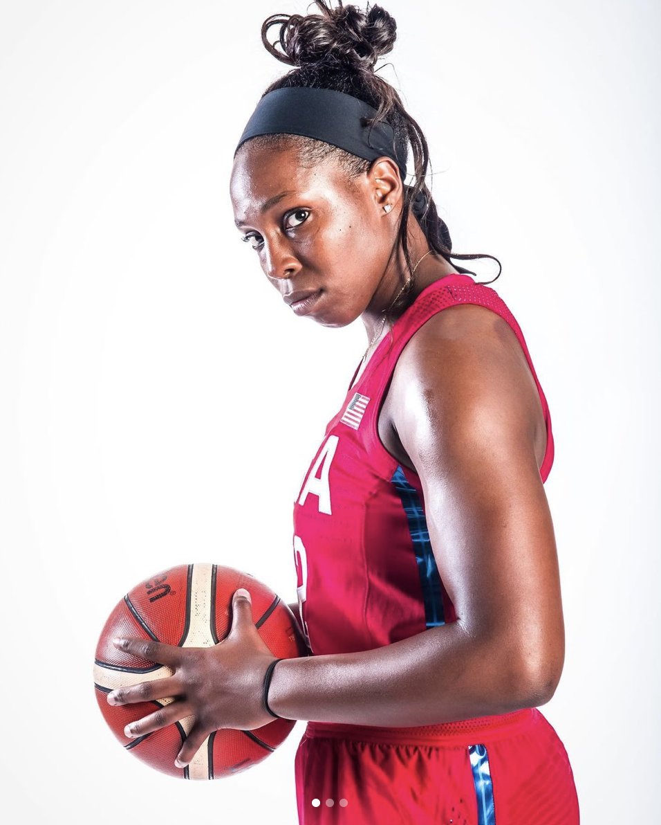 HAELO_USA's tweet photo. Congrats to Team USA and HAELO athlete Chelsea Gray on advancing to the semifinals. Gray, who joined the Las Vegas Aces from the L.A. Sparks in 2021, can manage her PEMF recovery anywhere with HAELO, which packs supercharging power into a device that fits in a carry-on. https://t.co/NSUPzIcd0f