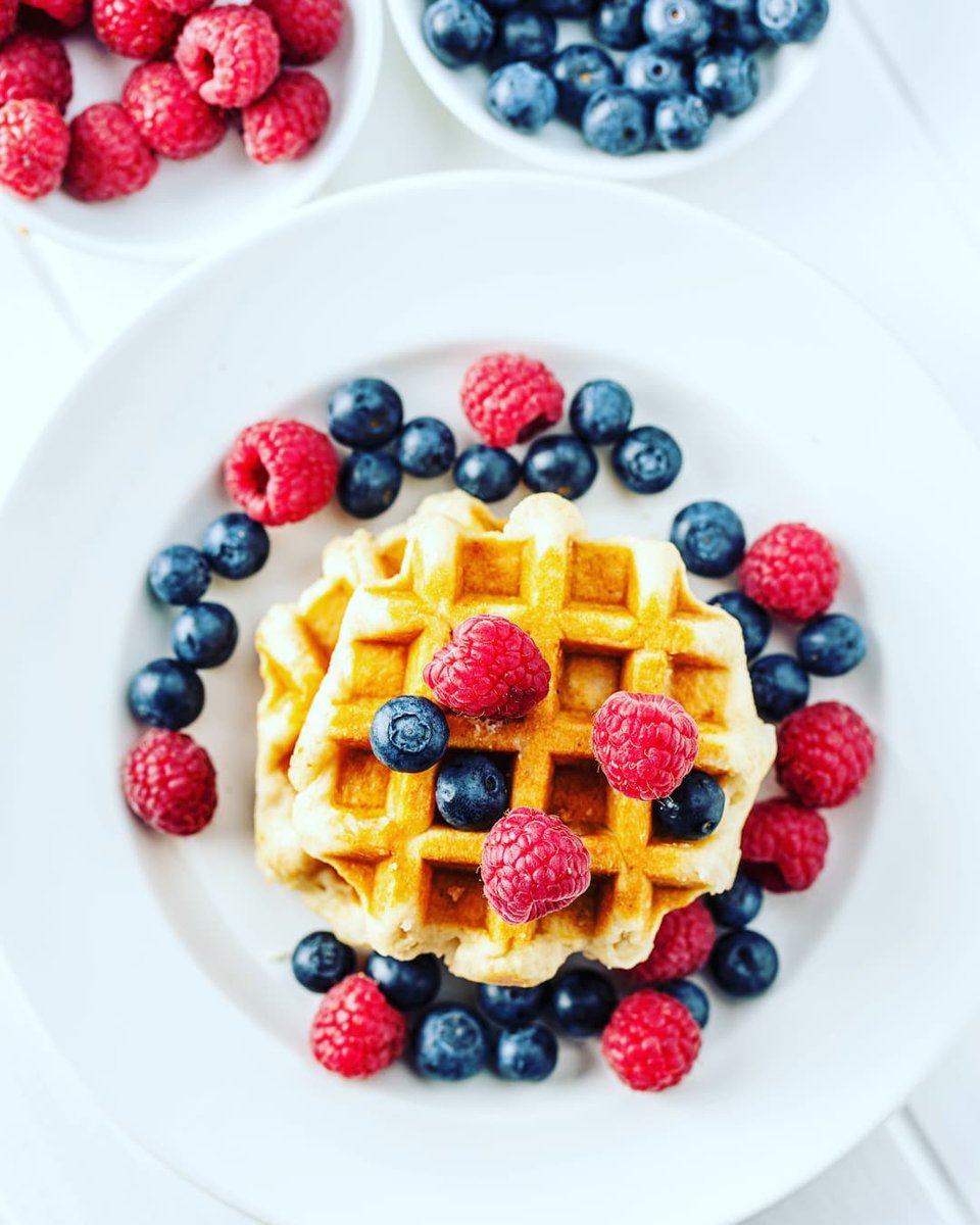 CookingforSimon's tweet image. Weekend is here! 
Fluffy Waffles + Fruits = Perfect Breakfast

#Weekend #FluffyPuffy #BreakfastDaily #wafawafa #fruits #delicious #homemade