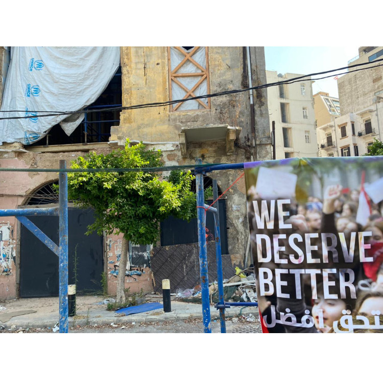 RuyaMaps's tweet image. On this first anniversary of the Beirut explosions we share images taken by the artist Majd Abdel Hamid of the city today. As with many Lebanese citizens, we do not remember the events of a year ago, because we did not forget them.
#August4 #BeirutBlast #TalkaboutLebanon #Beirut